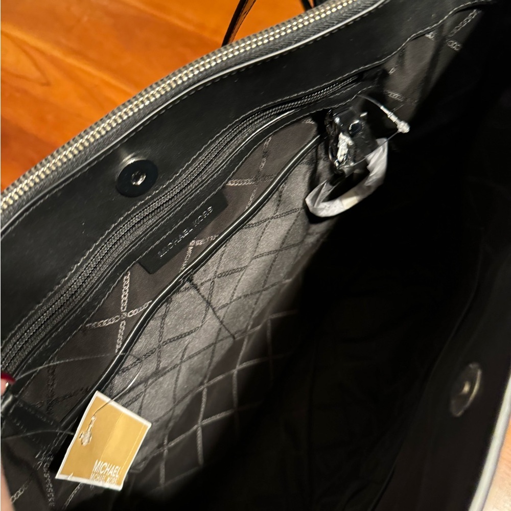 Michael Kors New Black Tote - Picture 13 of 16